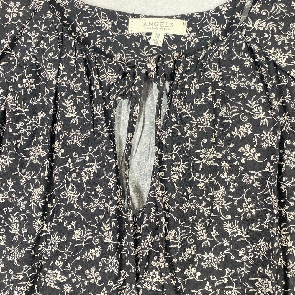 Angels Boho Floral Blouse Women's M Black White Short Flutter Sleeve Flowy NWT - Picture 3 of 12
